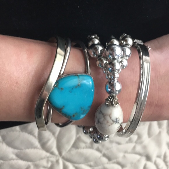 White stone bracelet silver beads 8” - Picture 11 of 16